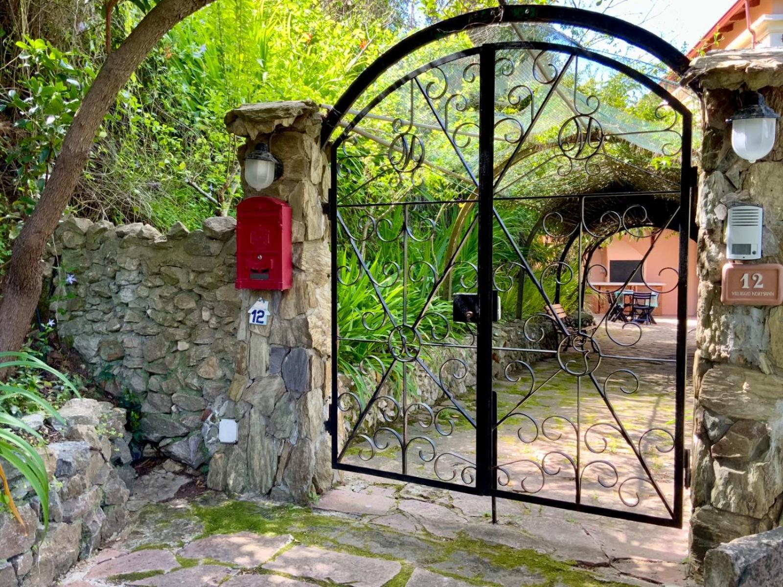 Aragonite Azzurra Casa Vacanza Gonnesa Buitenkant foto